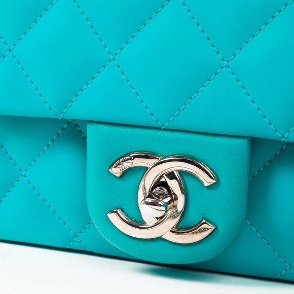 Chanel Teal Paris-Seoul Medium Lambskin Coco Rain Flap Bag - Picture 12 of 16